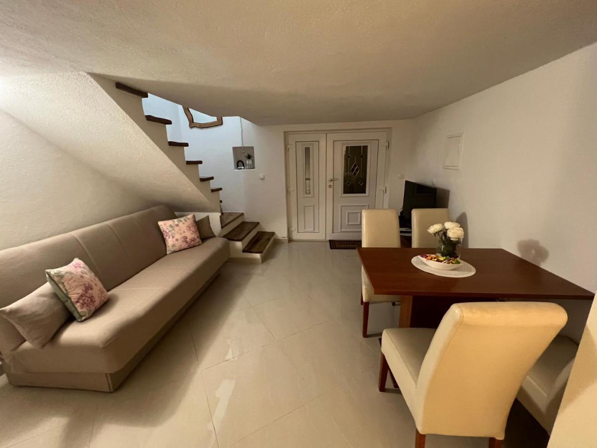 Apartment Katalin Kornić Exteriér fotografie