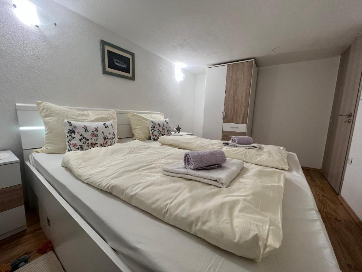 Apartment Katalin Kornić Exteriér fotografie
